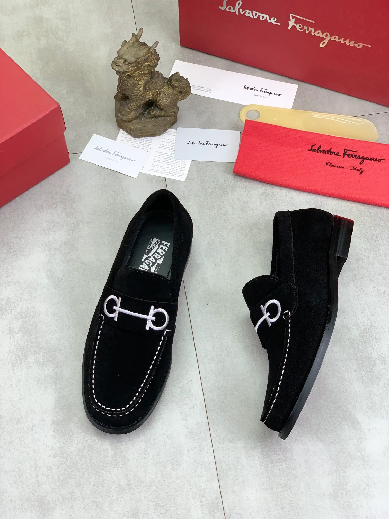 Men's Men's Shoes 💰P460💰[New Style] Water-dyed Niuli 🆘[Salvatore Ferragamo] Ferragamo's latest casual business leather shoes for men! Available at counters simultaneously! The fabric is made of specially imported original calfskin, the lining is made of imported water-dyed cowhide, and the original combination outsole is absolutely luxurious and leads the fashion trend. Matching code: 38-45; 5️⃣ colors available